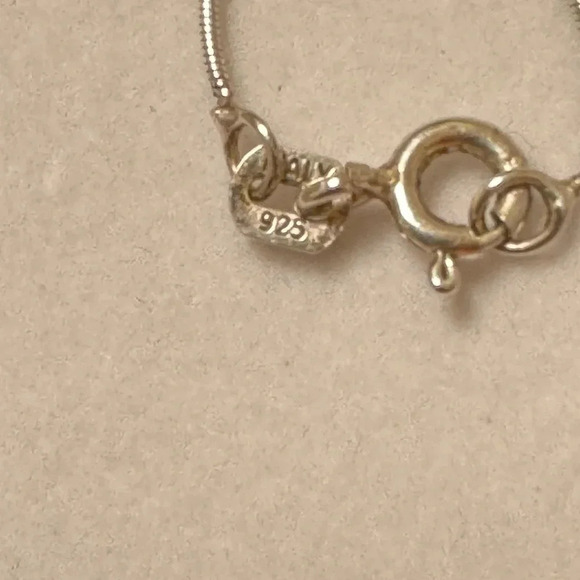 Clear Swarovski Crystal
Rivoli & Blue Aurora Borealis pendants with 925 … - Picture 9 of 16